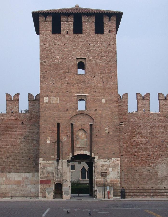 Castle View Lodge Intero Appartamento Verona Centro Storico Kültér fotó